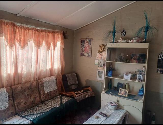 2 BEDROOM HOUSE FOR SALE IN RAVENSMEAD